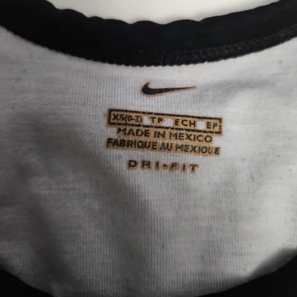 Nike Women's Size XS black crop top #016 - Picture 2 of 2